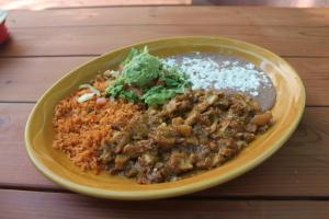 Plato de Chicharrón en Salsa Verde